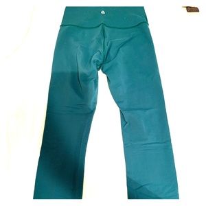 Lululemon leggings size 4